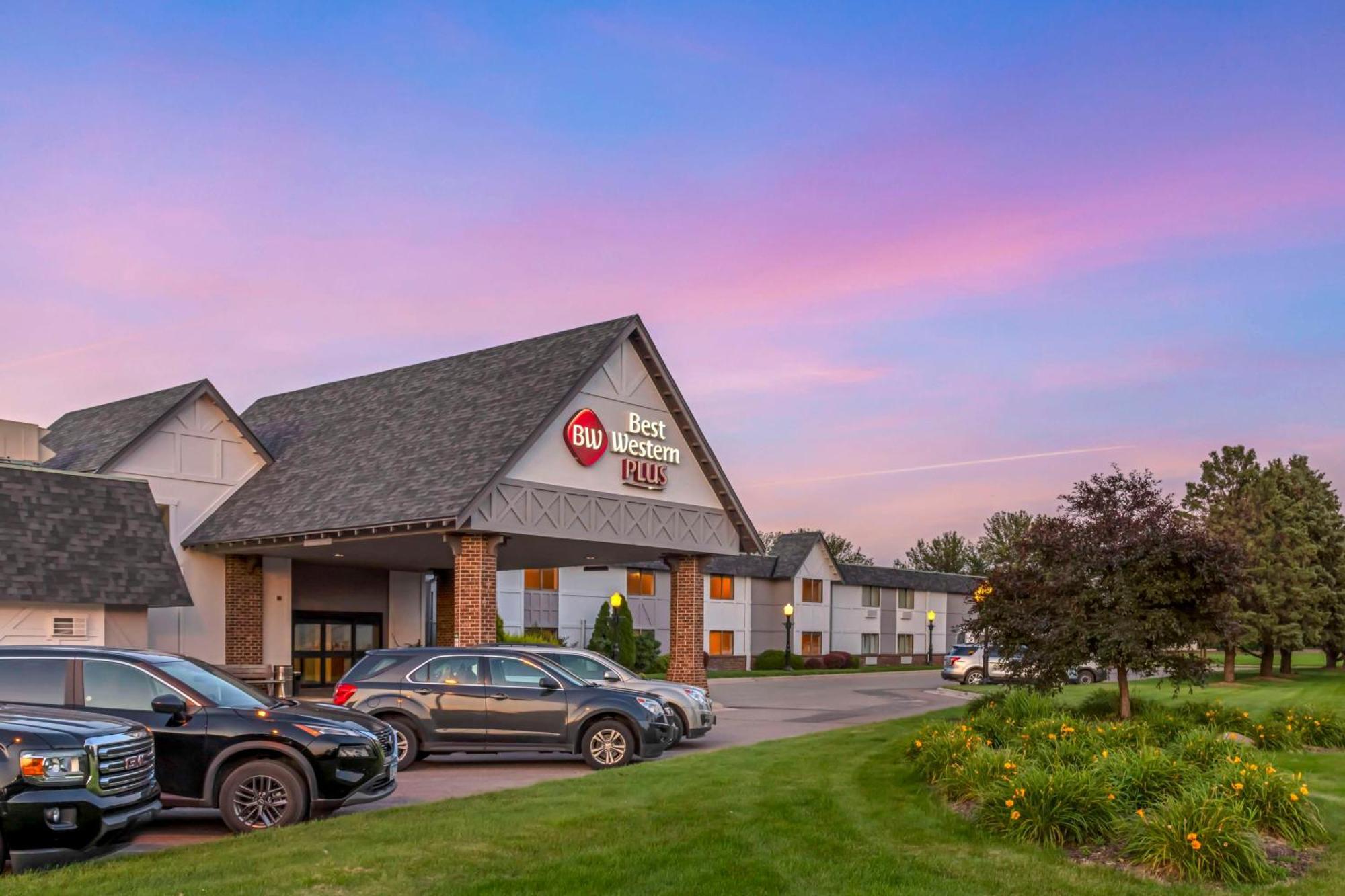 Best Western Plus New Ulm Exterior photo